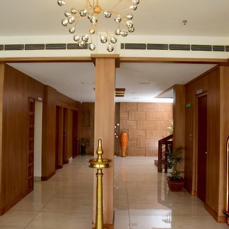 Hotel Emerald Palace Kottiyam Esterno foto